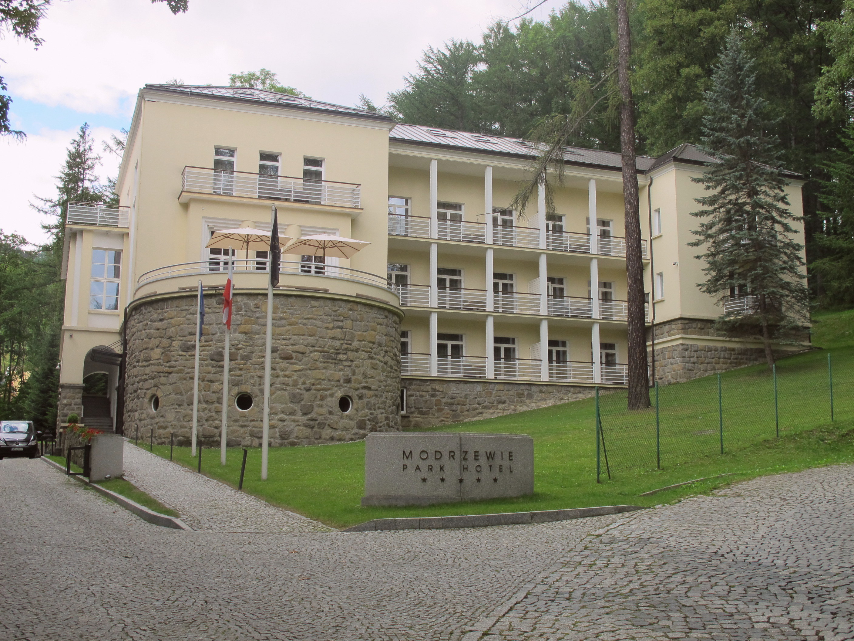Modrzewie Park Hotel w Szczawnicy