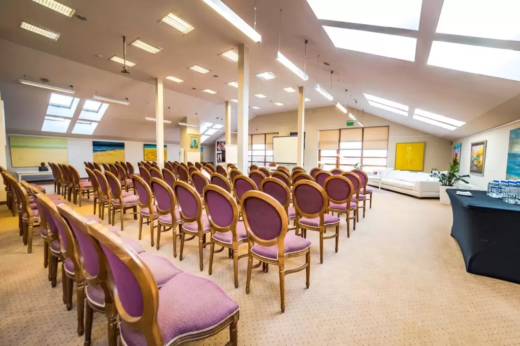 Gdzie w tym rejonie zorganizuje meeting biznesowy połączony ze szkoleniem dla 300 osób