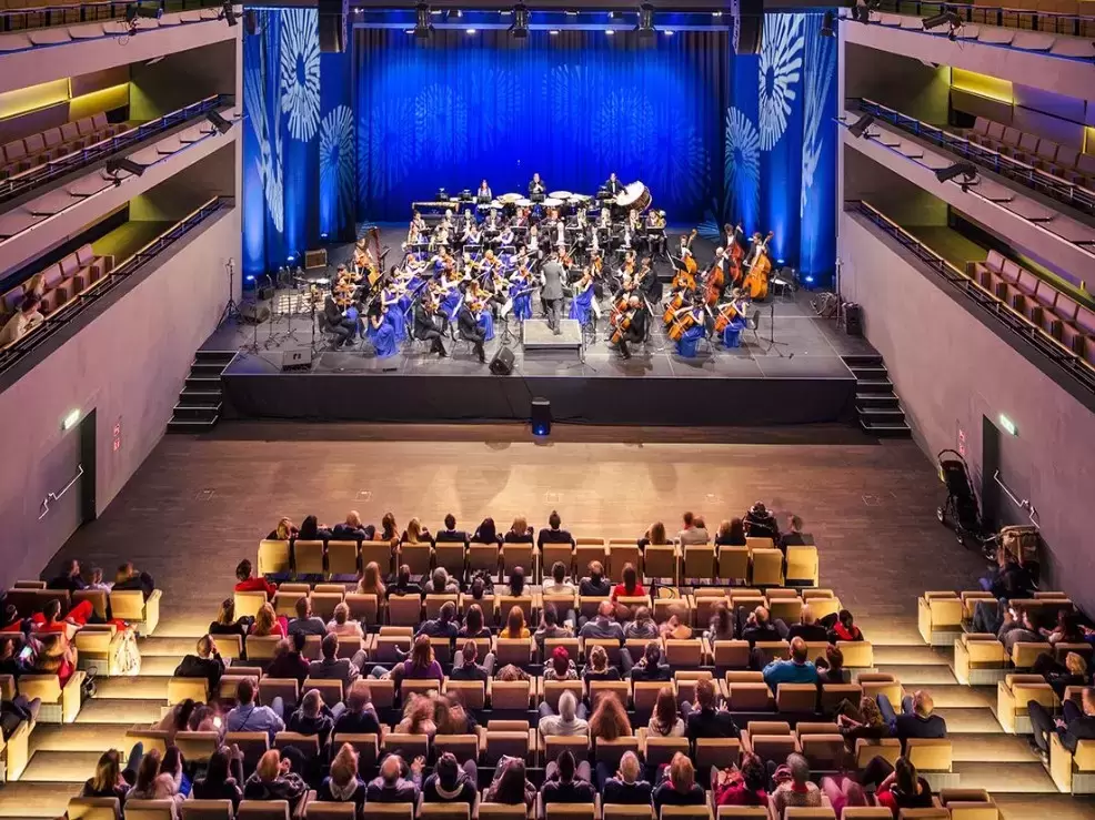 Sale do spotkań firmowych posiadające duże zaplecze do organizacji szkoleń na ponad 500 osób