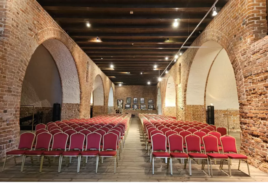 Przestrzenie eventowe posiadające zabytkową architekturę