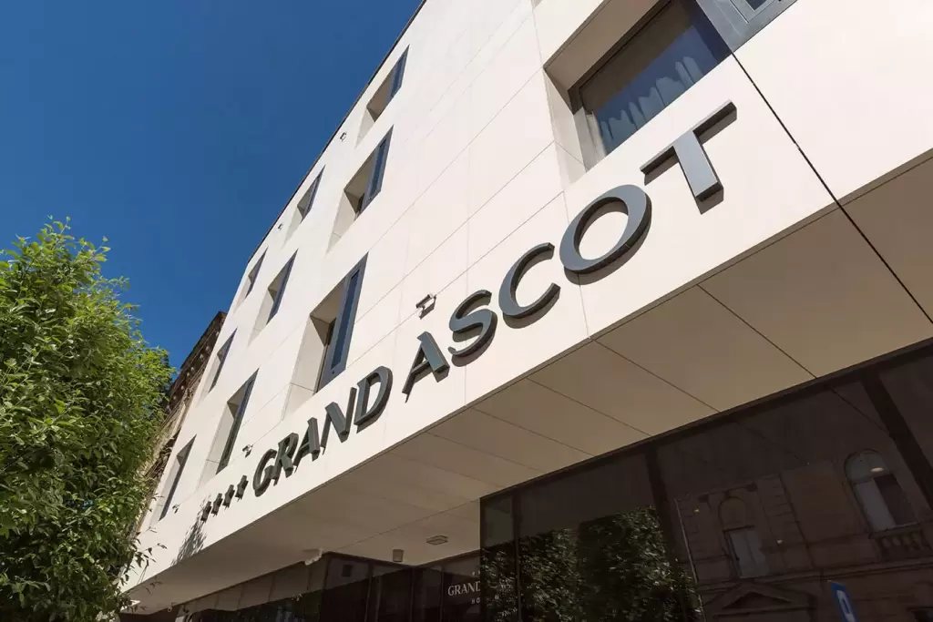 Grand Ascot Hotel****