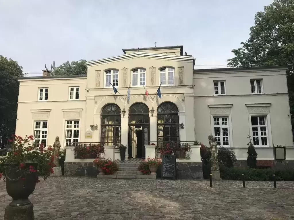 Dwór Lisewo
