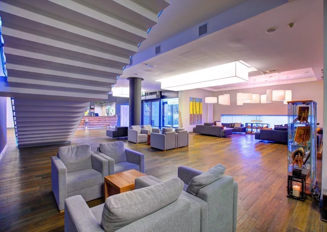 O której godzinie zaczyna się i kończy doba hotelowa w BoniFaCio Sport Resort & SPA?