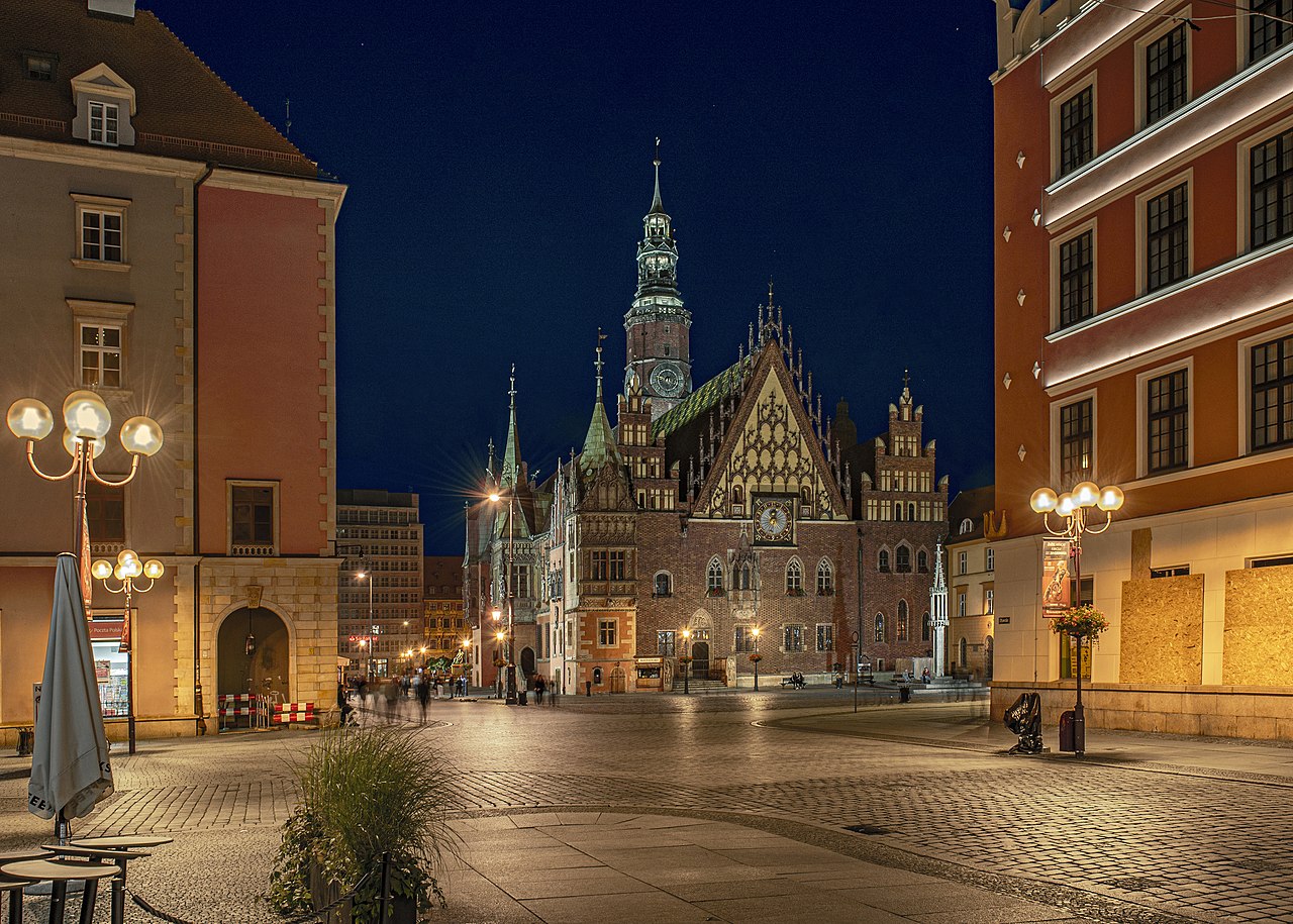 Czy hotele konferencyjne we Wrocławiu organizują wycieczki po Starym Mieście?