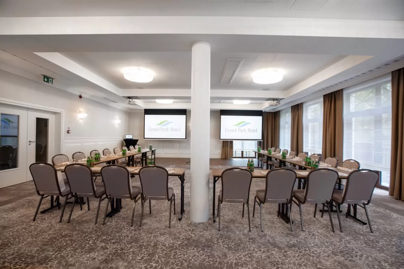 Na ile maksymalnie osób można zorganizować konferencję w Grand Park Hotel Szczecin?