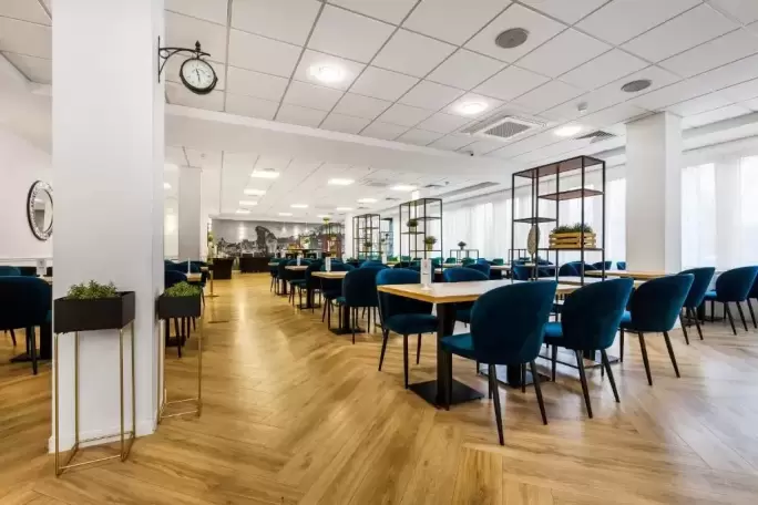 Czy Prawdzic Resort & Conference posiada własną restaurację?