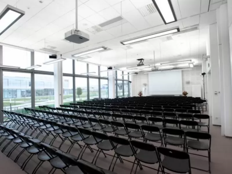 Gdzie w Białymstoku można zorganizować konferencję dla 300 osób?