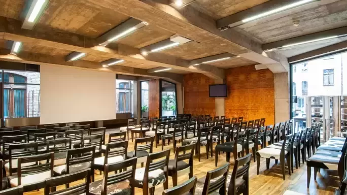 Jakie obiekty konferencyjne w Katowicach oferują konferencję w zabytkowej architekturze?