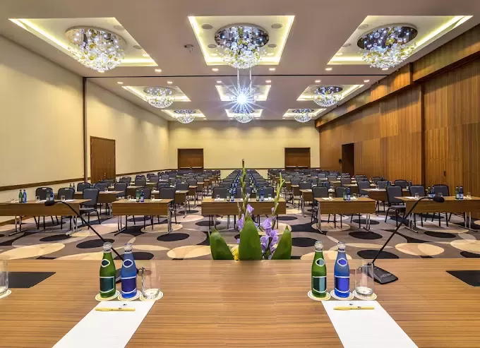 Które hotele w Łodzi świadczą wysoki standard konferencyjny?