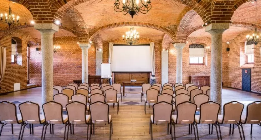 Czy we Wrocławiu dostępne są sale odpowiednie na uroczyste kolacje biznesowe?