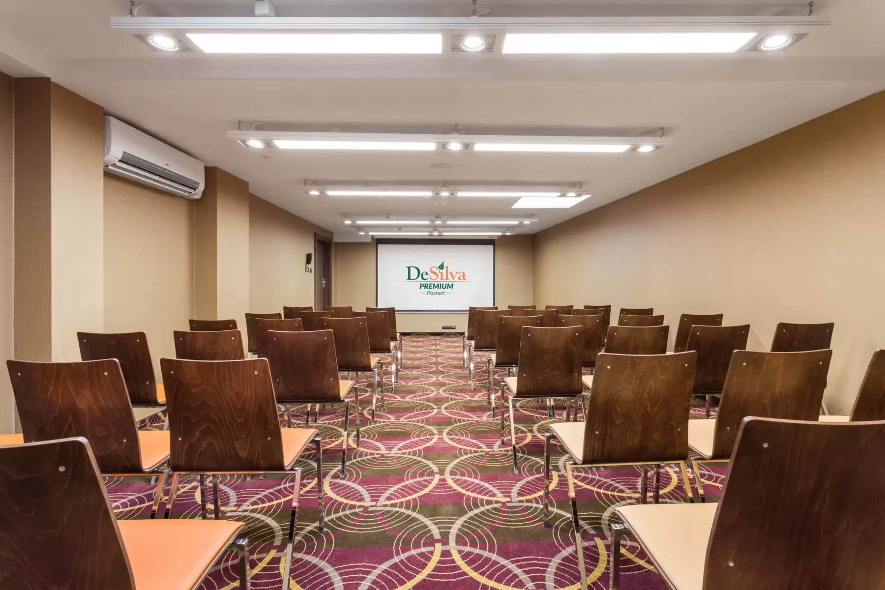 Gdzie w Poznaniu można znaleźć sale konferencyjne z naturalnym oświetleniem?
