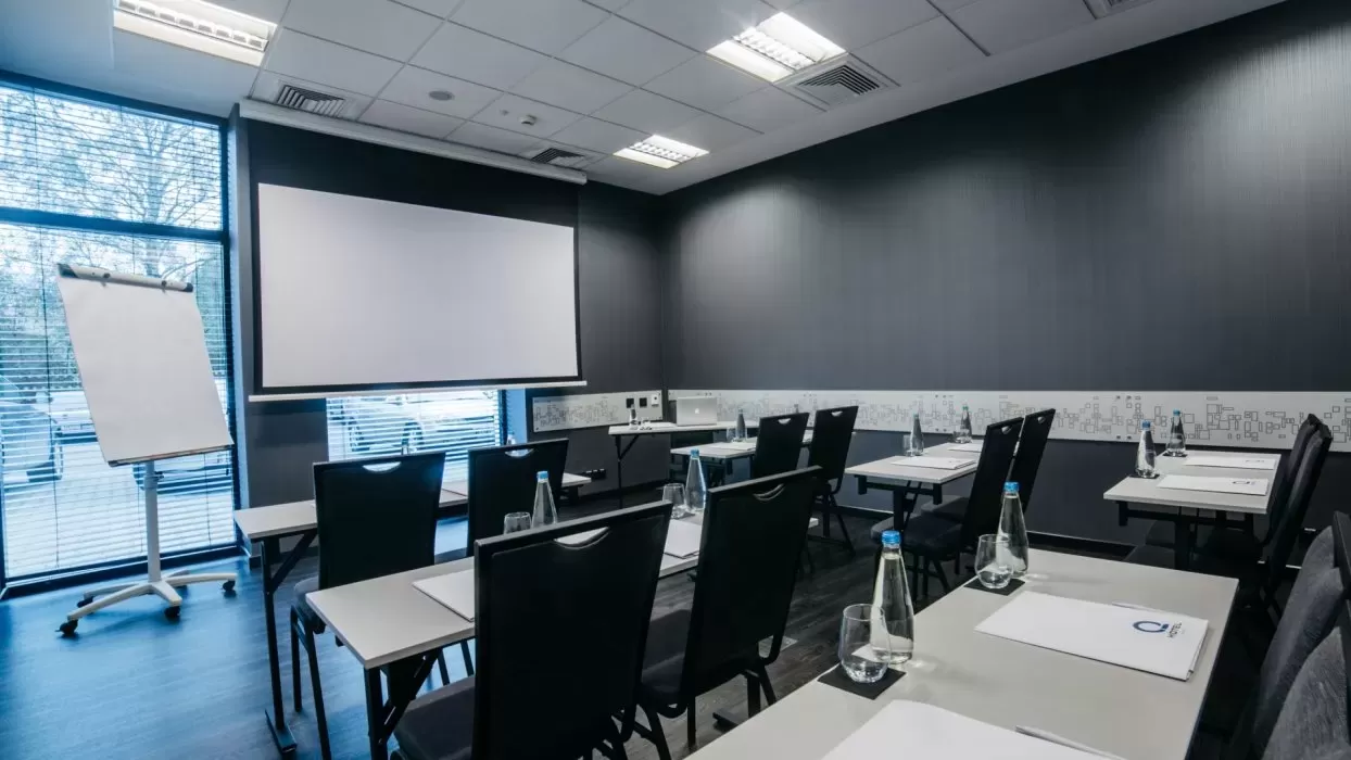 W których obiektach konferencyjnych w małopolskim można liczyć na wsparcie techniczne podczas wydarzenia?