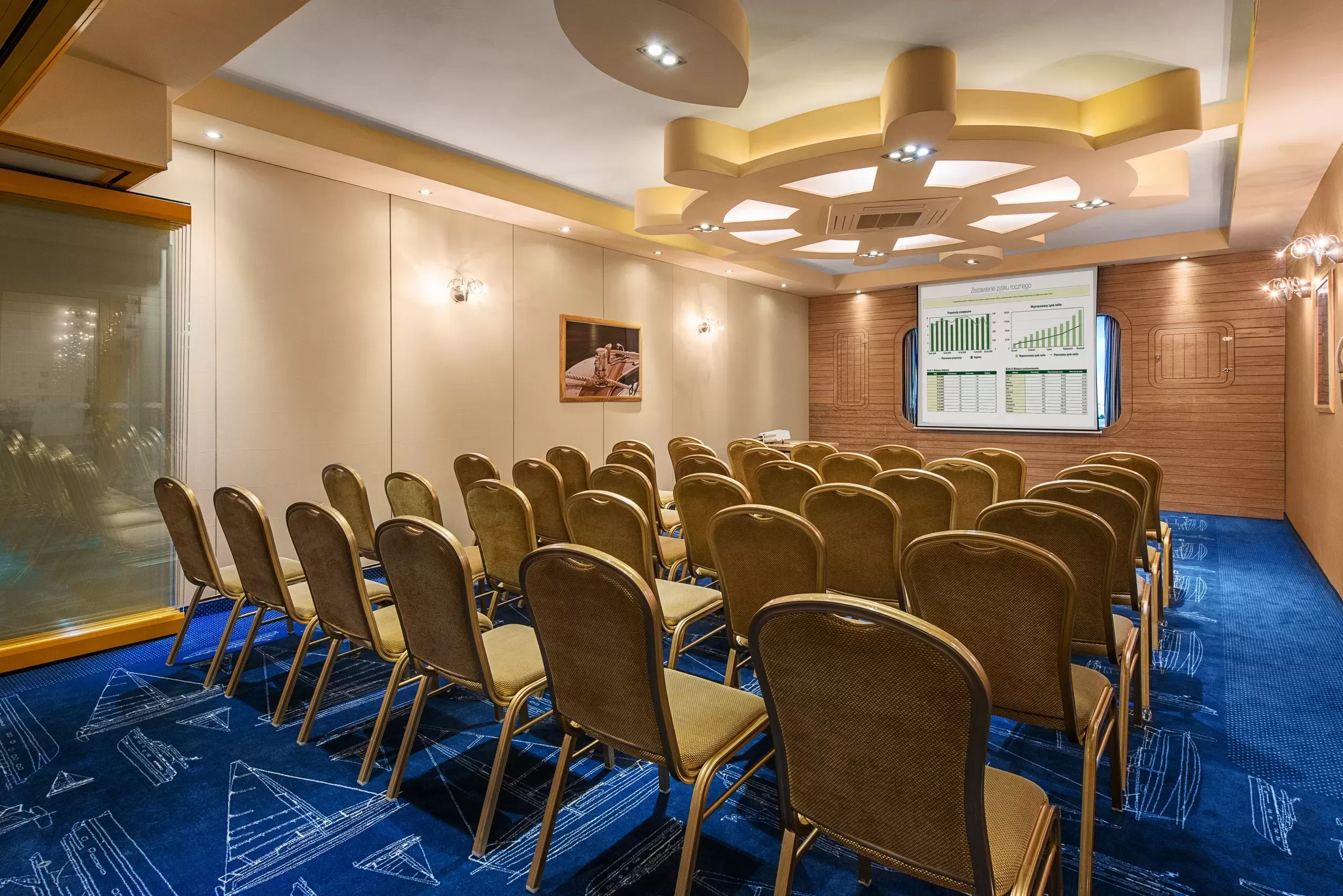 Gdzie nad morzem znajdę tanią salę konferencyjną na jednodniowe szkolenie?