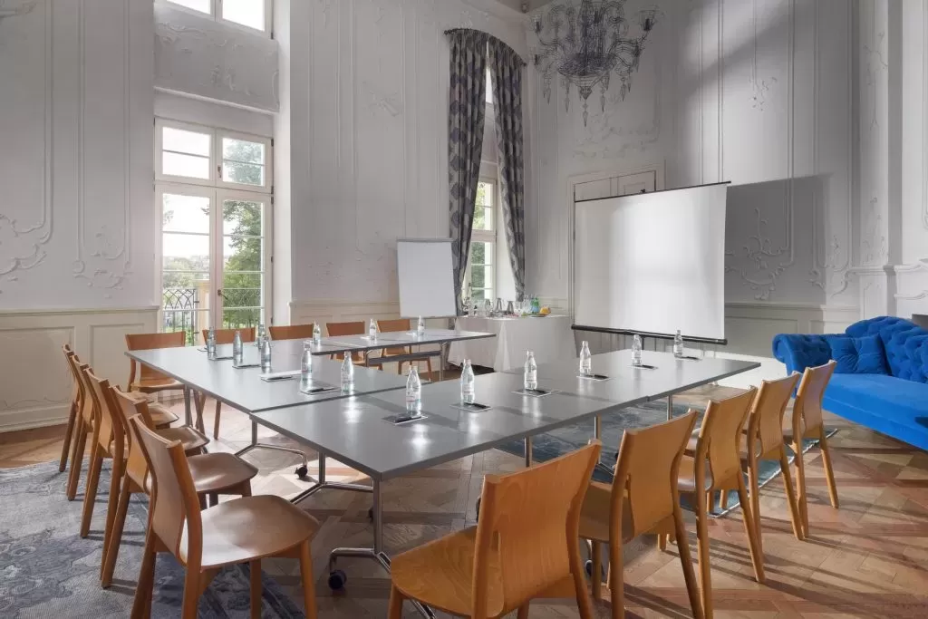 Jakie hotele konferencyjne w Gdyni oferują dostęp do strefy wellness z jacuzzi?