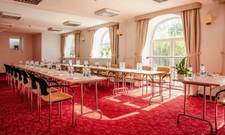 Jakie obiekty konferencyjne w Szczecinie oferują konferencję w zabytkowej architekturze?