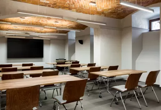Jakie hotele konferencyjne znajdę we Wrocławiu z noclegiem dla 300 osób?