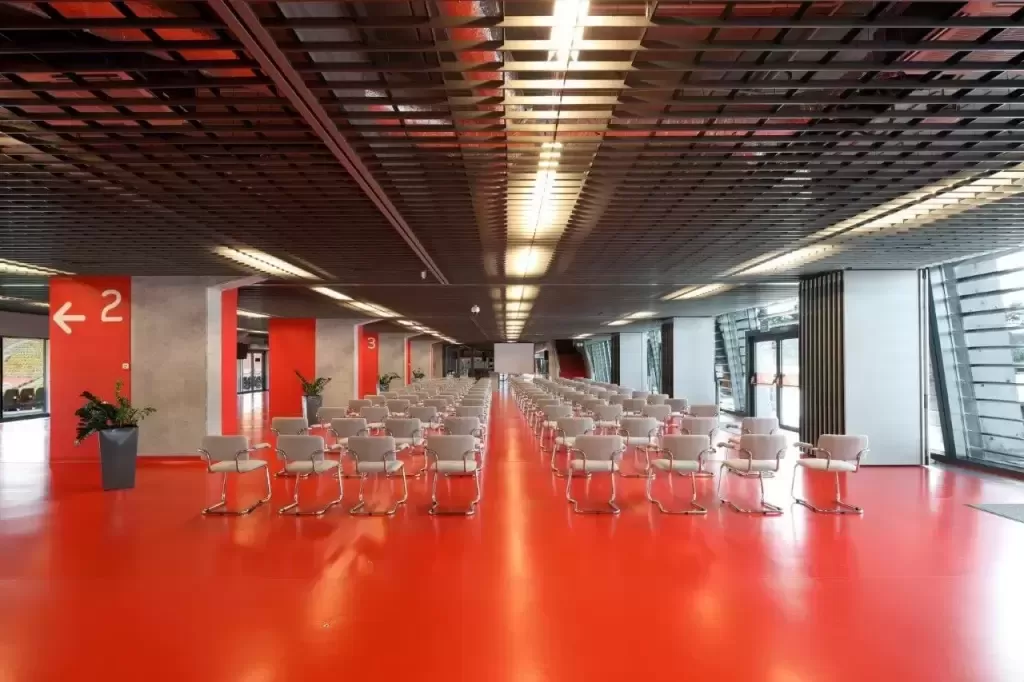 Gdzie w Białymstoku znajdę salę konferencyjną mogącą pomieścić 800 uczestników?