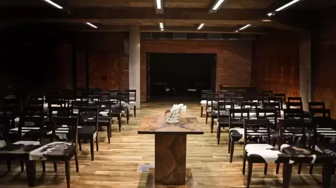 Które obiekty konferencyjne w Katowicach posiadają saunę jako dodatkową atrakcję?