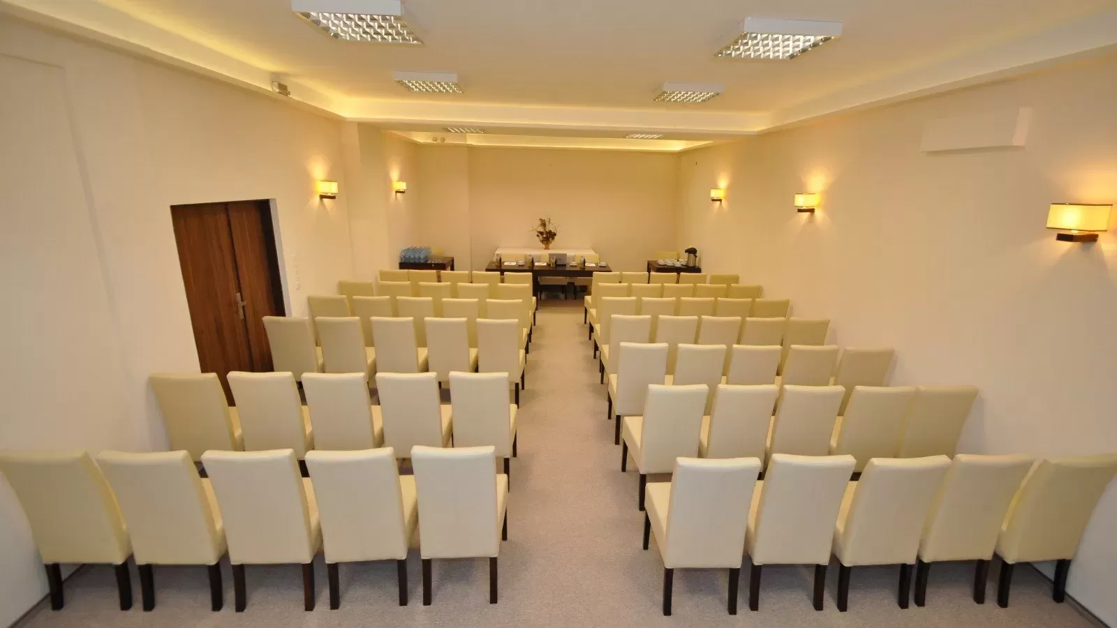 Gdzie na mazurach znajdę tanią salę konferencyjną na jednodniowe szkolenie?