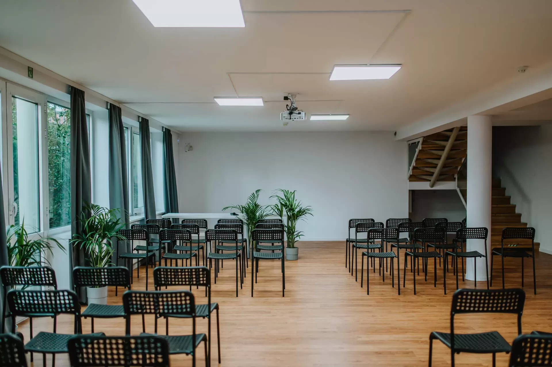 Gdzie w Sopocie znajdę tanią salę konferencyjną na jednodniowe szkolenie?
