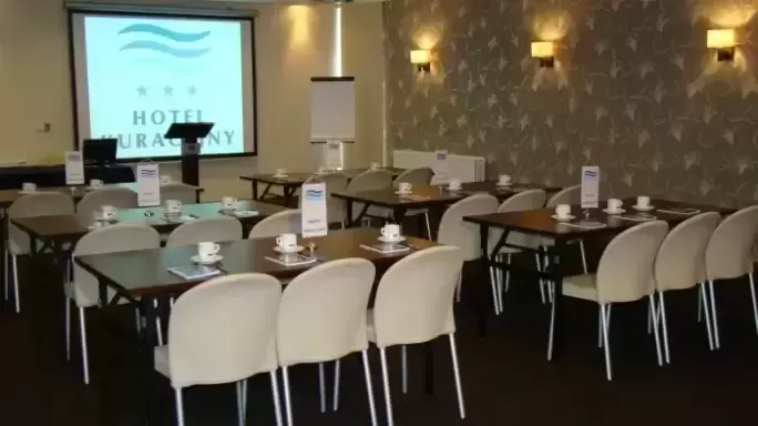 Gdzie w pomorskim znajdę tanią salę konferencyjną dla 30 uczestników?
