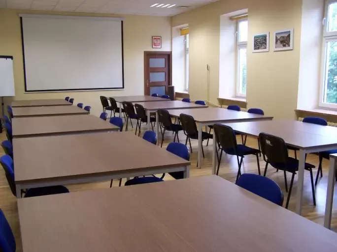 Gdzie w podkarpackim można wynająć salę konferencyjną z widokiem na miasto w przystępnej cenie?