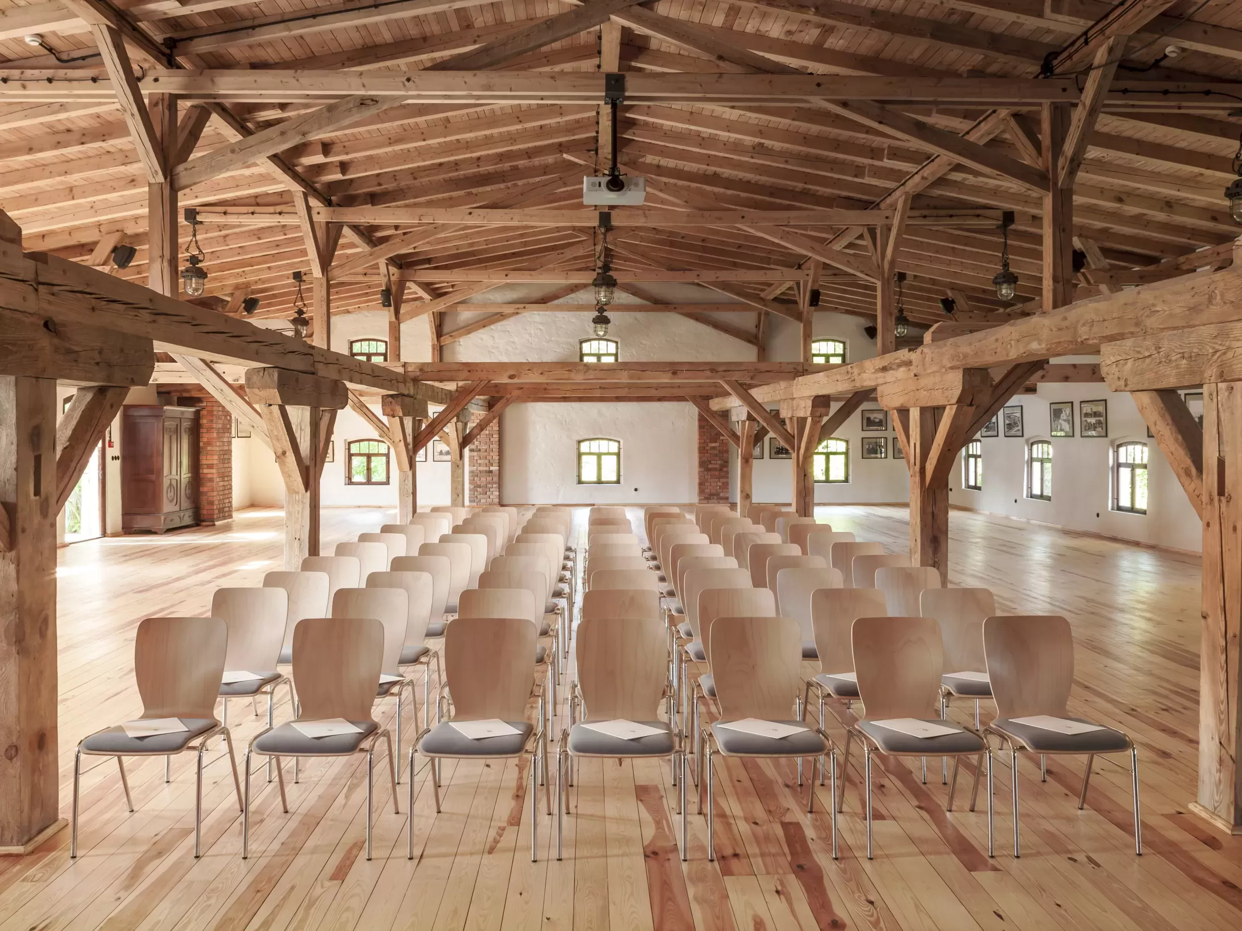 Jakie hotele konferencyjne w pomorskim oferują przestronne lobby idealne na networking po wydarzeniu?