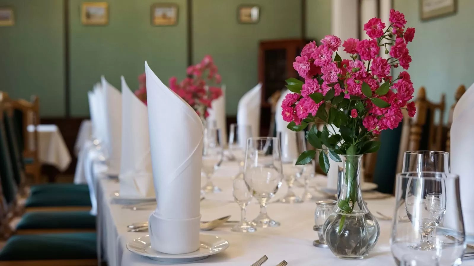 Jak wygląda oferta gastronomiczna Hotelu Zamek Pułtusk?