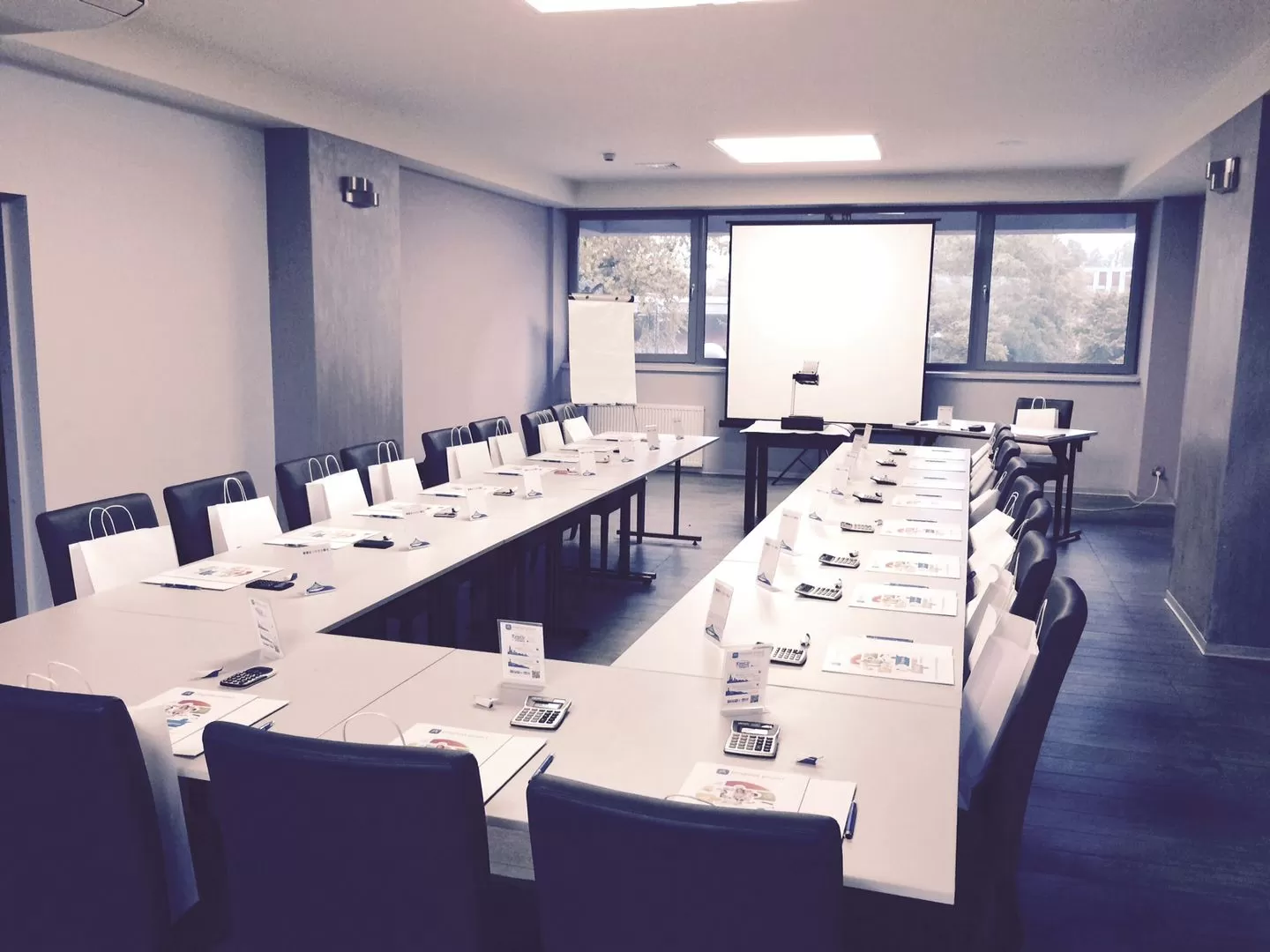 Na ile maksymalnie osób można zorganizować konferencję w hotelu Śląsk?