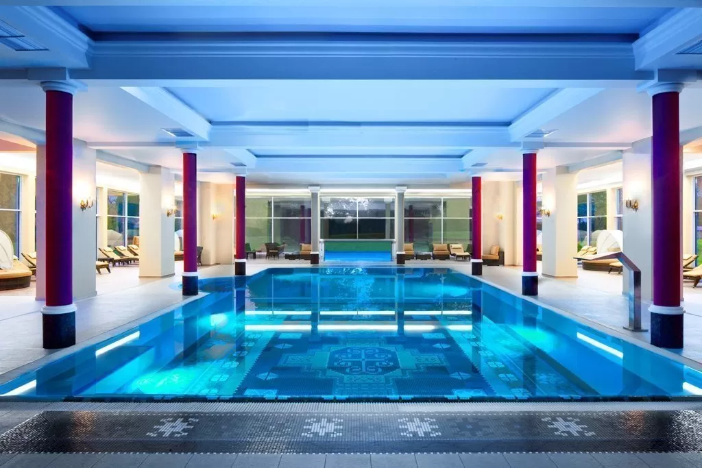 Czy w Mazowieckim znajdę hotele konferencyjne posiadające basen?