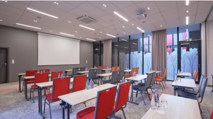 Na ile maksymalnie osób można zorganizować konferencję w Active Hotel***?