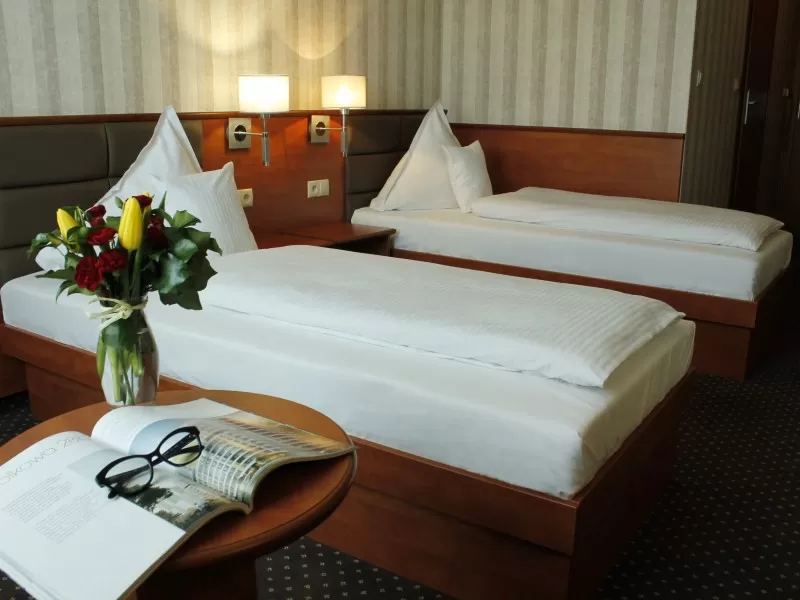 Jak dużo jest pokoi 1- i 2-osobowych w hotelu Vega***?