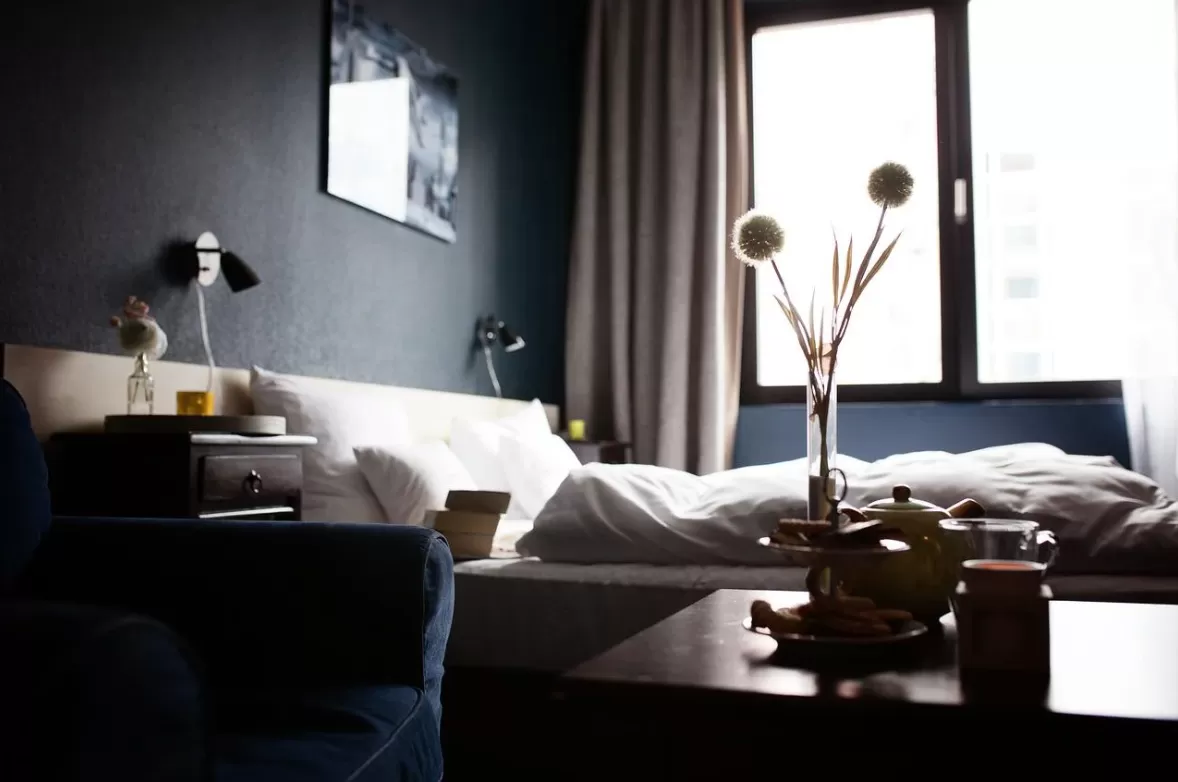 O której zaczyna się i kończy doba hotelowa w hotelu Wyspiański?
