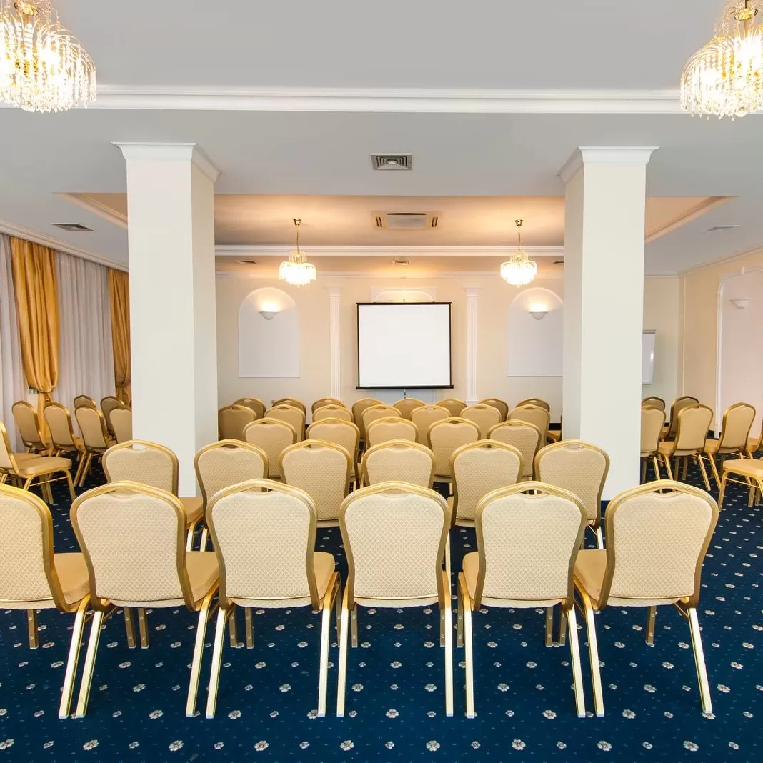 Na ile osób można zorganizować konferencję w Hotelu Chopin?