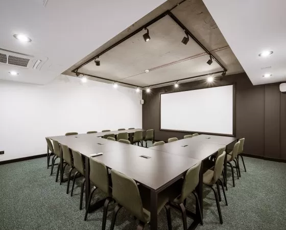 Iloma salami dysponuje TOP Garden Aparthotel i na ile osób można zorganizować tam konferencję?