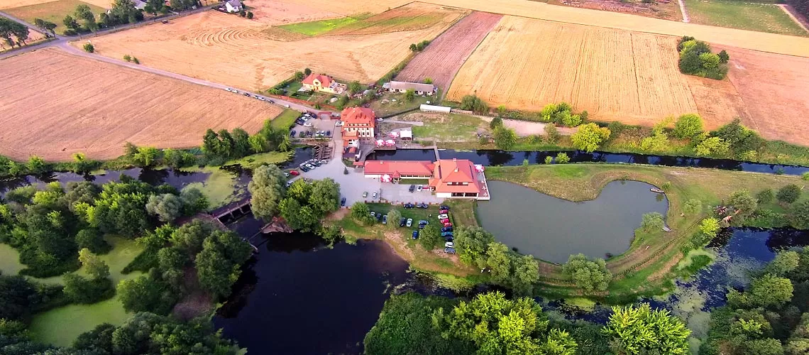 Jakie atrakcje oferuje okolica obiektu Hotel Bobrowy Dwór?