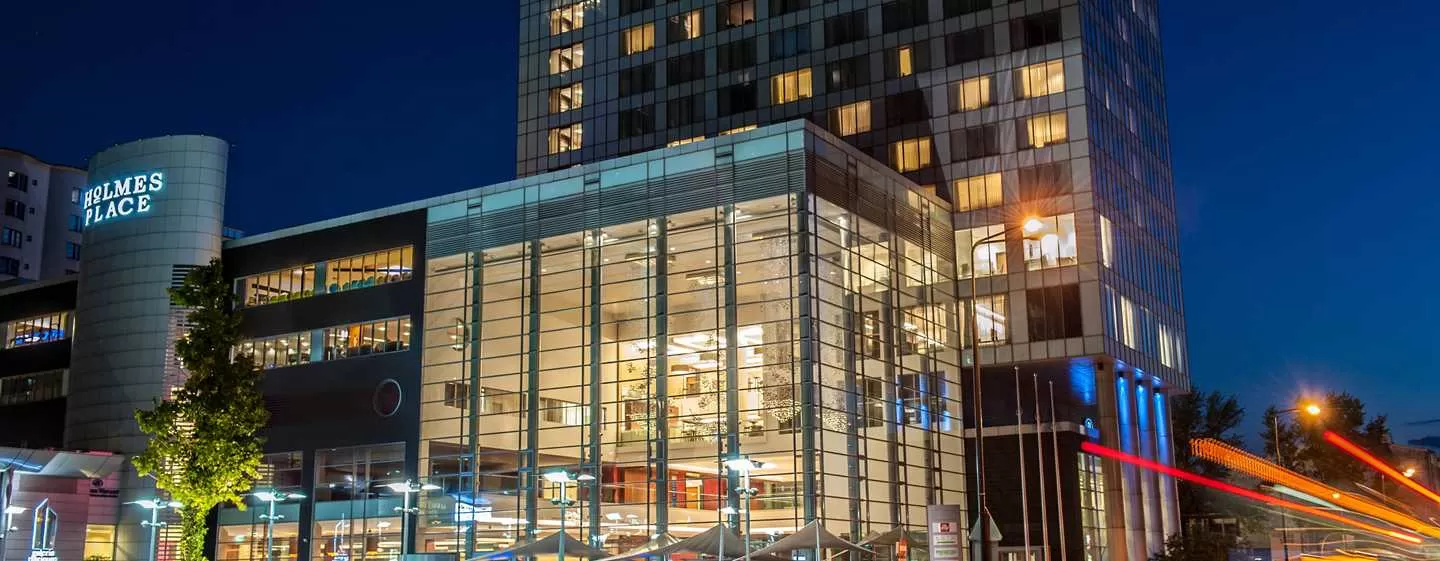 O której zaczyna się i kończy doba hotelowa w Hotelu Hilton Warsaw City?