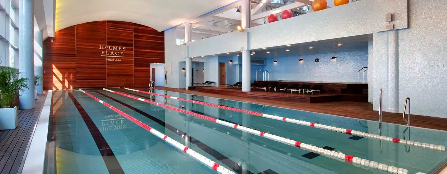 Kto może korzystać z basenu obiektu Hotel Hilton Warsaw City?