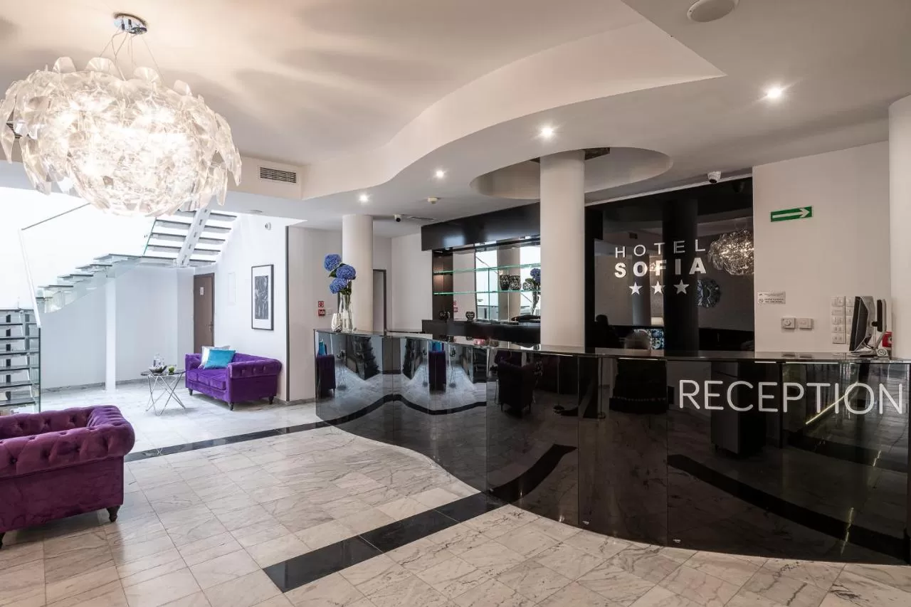 O której zaczyna się i kończy doba hotelowa w hotelu Sofia? 