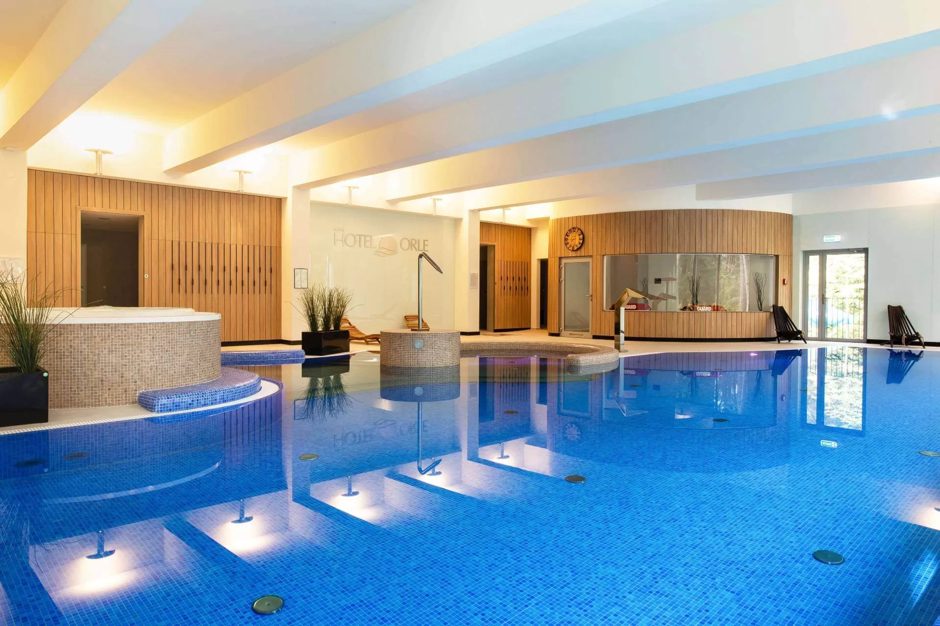 Z jakich form relaksu na terenie obiektu mogą skorzystać goście hotelowi?